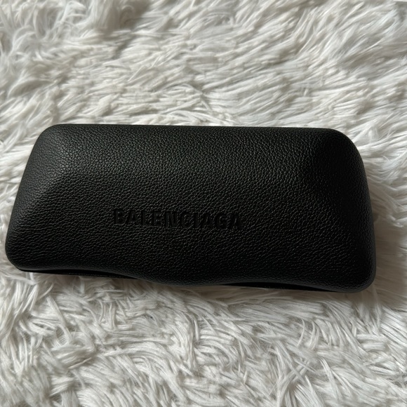 BALENCIAGA LEATHER SUNGLASSES CASE WITH CLEANING CLOTH BLACK - Picture 6 of 13